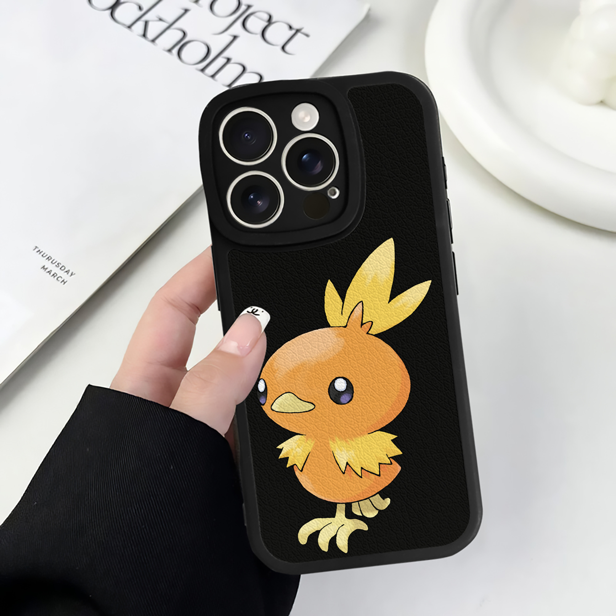 （画像用） ポケットモンスター Pokémon 【iPhone 16シリーズ対応】シリコンスマホケース（レザー調） 材質：シリコン
